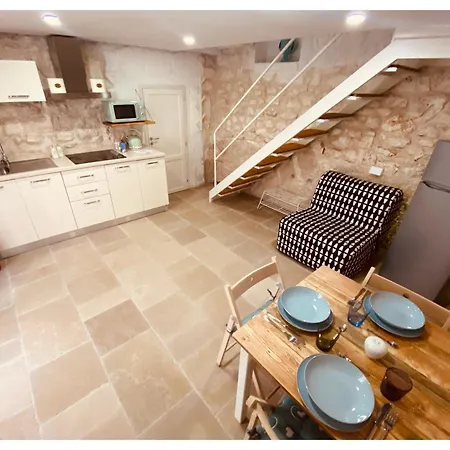 Dimora Garibaldi 115 بيت للعطل *